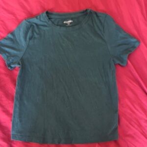 Uniqlo Basic Tee